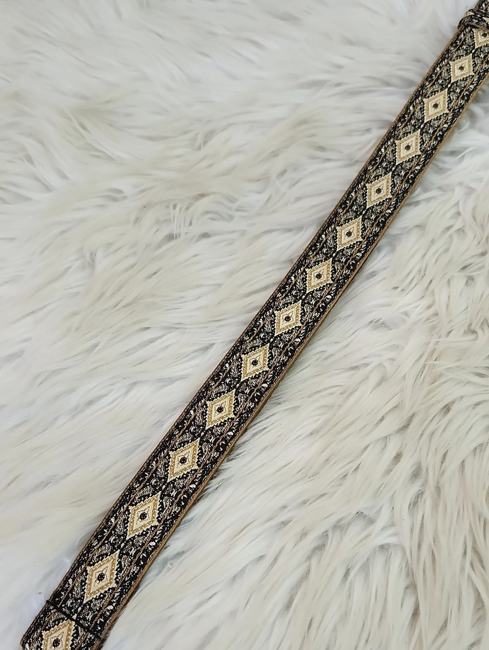 NWOT CHICO'S METAL HOOK BUCKLE AND JACQUARD ADJUSTABLE BELT